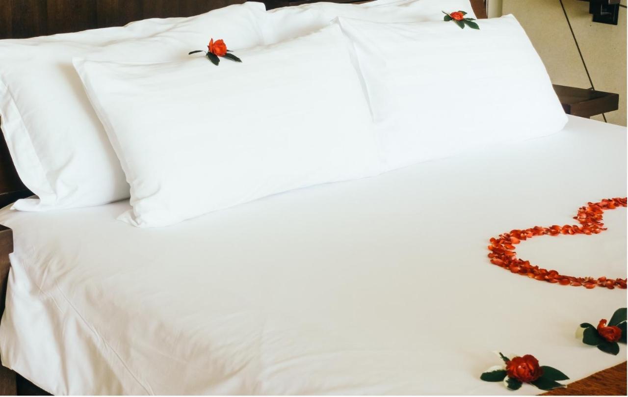 Hotel Yanis Лозенец Экстерьер фото