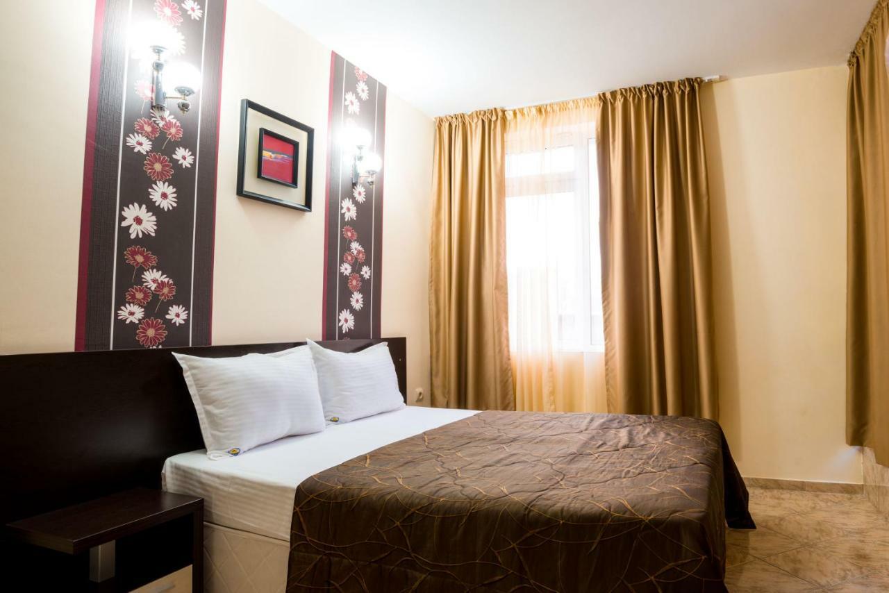 Hotel Yanis Лозенец Экстерьер фото