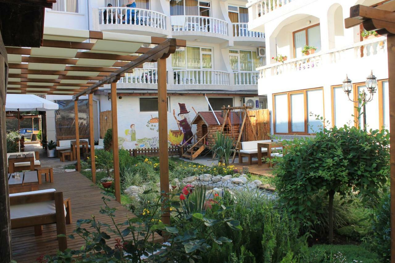 Hotel Yanis Лозенец Экстерьер фото